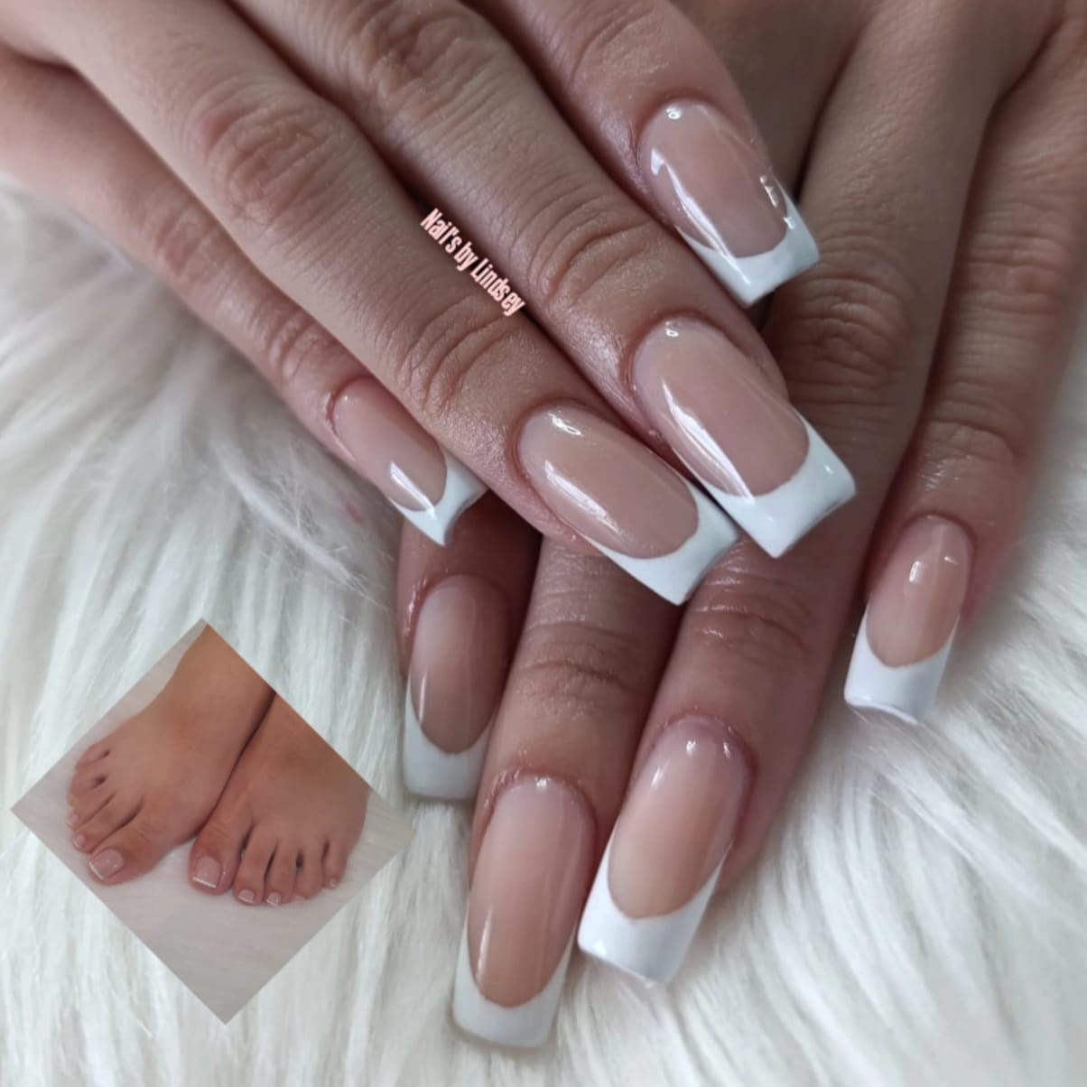 Manicura francés clásica con puntas blancas